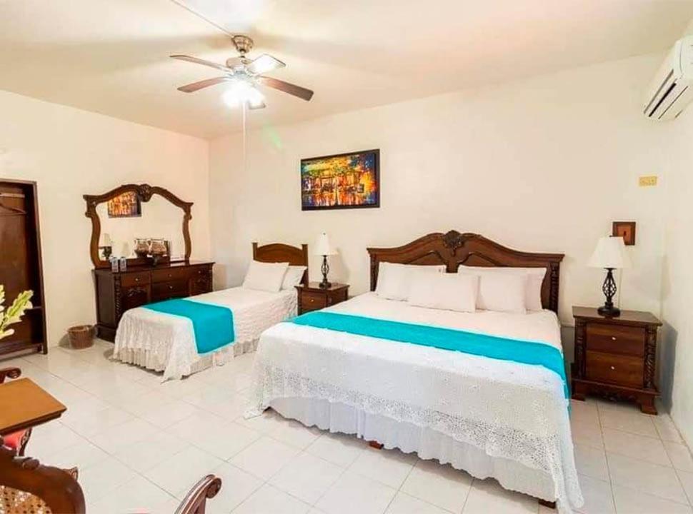 Hotel Casa Blanca تلاكوتالبان المظهر الخارجي الصورة