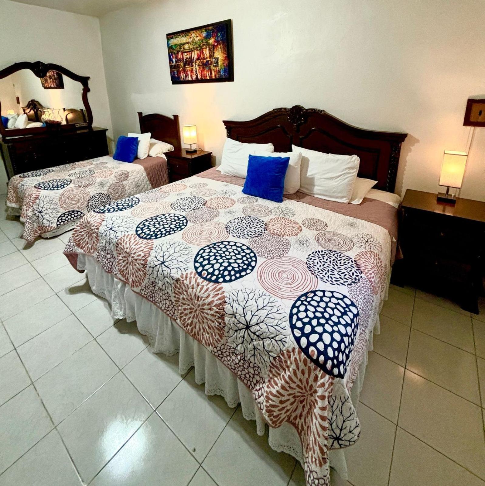 Hotel Casa Blanca تلاكوتالبان المظهر الخارجي الصورة