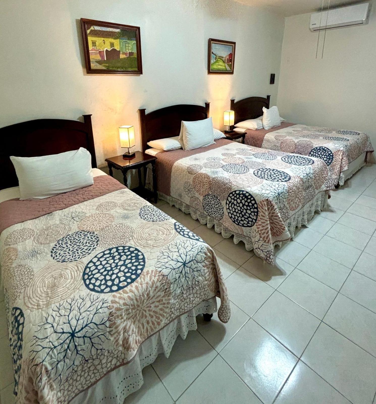 Hotel Casa Blanca تلاكوتالبان المظهر الخارجي الصورة