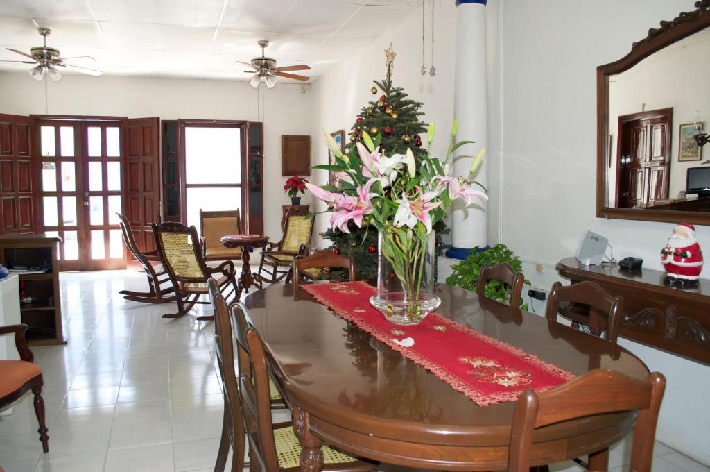 Hotel Casa Blanca تلاكوتالبان المظهر الخارجي الصورة